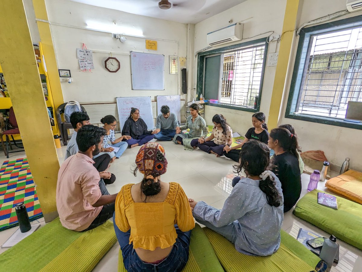 ApniShala's tweet image. Apni Shala Fellowship offers a variety of reflective spaces for our fellows. One of them is a monthly space called Mann Ki Tokri. This space serves as a platform for them to share their experiences, challenges, and successes.
#MannkiTokri #EmotionalHealing  #ProcessingThoughts