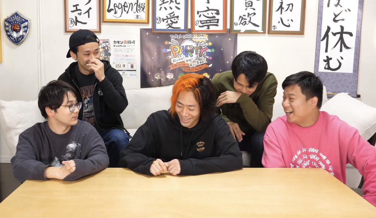 _MAHOTOKAIWARE's tweet photo. どんどん実況中継のようにその場の感情で情報を発信していく誰かさんとは違って、見ている人が不安にならないようにしっかり報告できるようになるまで裏でたくさん頑張って、話をまとめて言葉を選んで発信してくれる東海オンエアのがそりゃ信じられるよ。 https://t.co/NCk0AfNPRv