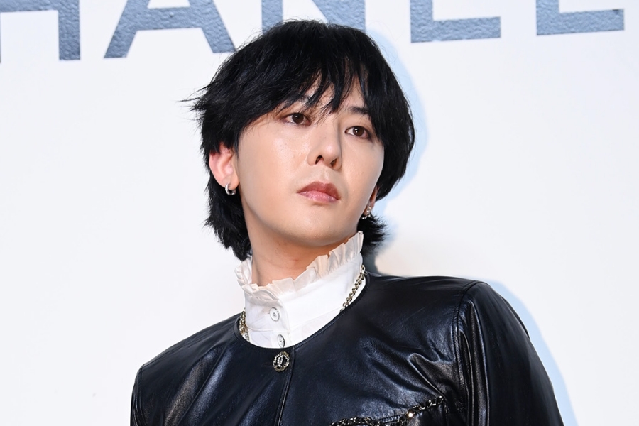 soompi's tweet photo. #BIGBANG's #GDragon Reportedly Booked On Drug Charges + YG Comments
https://t.co/rWDNpnPdpi https://t.co/OjOpBLS4Mf