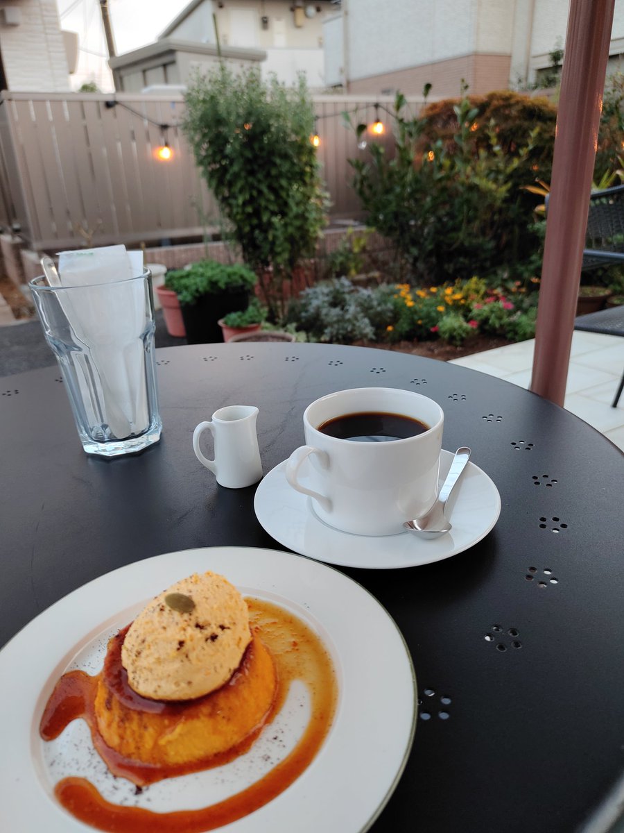 HwhnfyZ's tweet photo. ちょっと大変だったお仕事が一段落…
今日はKnot CoffeeがOpenしてる日だった♪美味しい珈琲とスイーツで元気出た(^^)
#Knotcoffee https://t.co/wLcLLnBKRK