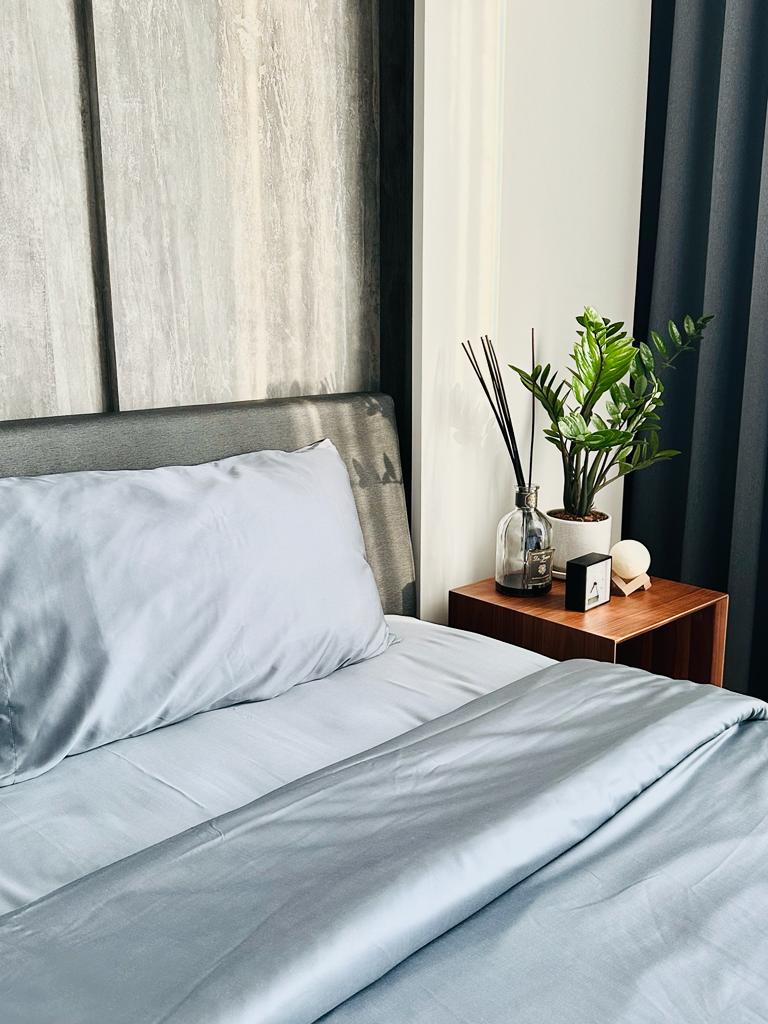 เคยมั้ยที่ไปนอนโรงแรมดีๆแล้วเจอ “ที่นอนดูดวิญญาณ” ติดใจจนอยากอัพเกรดที่นอนที่บ้านตัวเองบ้าง ใครที่ลังเลอยู่ เราขอแนะนำว่าลุยเลย  

“ที่นอน” คือการลงทุนที่คุ้มที่สุดอย่างนึงในชีวิตเราแล้ว เพราะเวลา 1/3 ของชีวิตเราคือการนอน ขอยืนยันว่า ที่นอนดี = ชีวิตดี คือเรื่องจริง