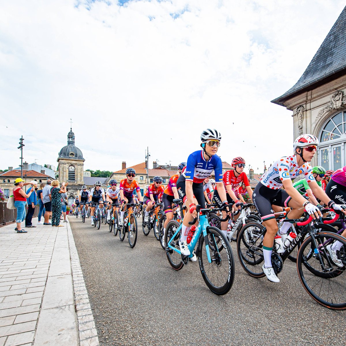 Limburg krijgt in 2024 een eigen <a href="/leTourFemmes/">Le Tour de France Femmes avec Zwift</a> etappe! Een historisch moment voor de Limburgse wielersport en een mijlpaal voor bevordering van beweging en gezondheid in de regio dankzij een uitgebreid programma wat wordt opgezet in het teken van de tour. bit.ly/476lDo7