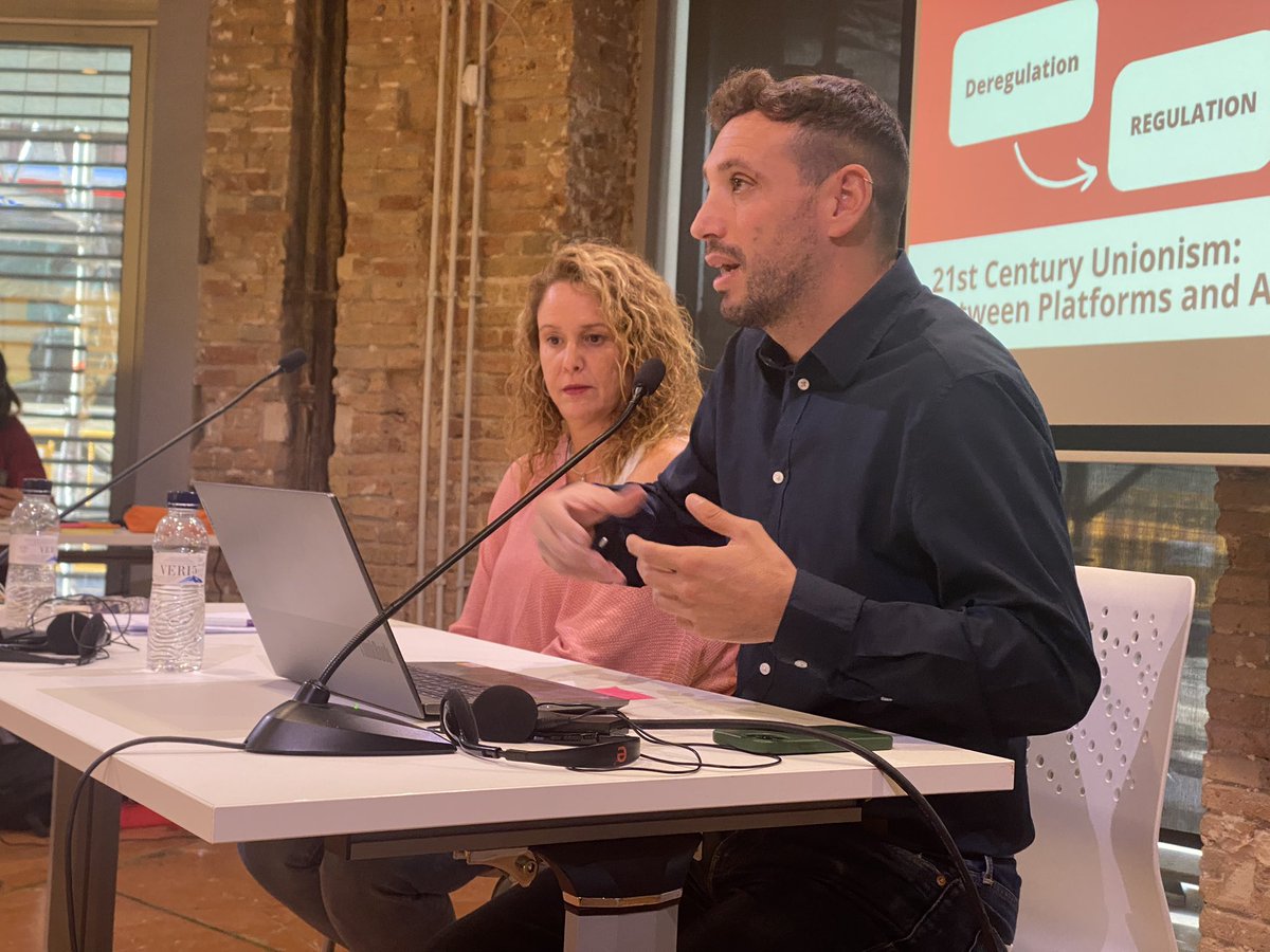 PauiSolidaritat's tweet photo. 1a jornada de la formació del #Luck intensa, interessant, farcida d'experiències que hem intercanviat #sindicalistes de països d'arreu d'Europa

La digitalització al sector financer ha arribat per quedar-s'hi. La qüestió és saber adaptar-se al canvi de forma respectuosa i justa⚖️ https://t.co/r4D57ChXoT