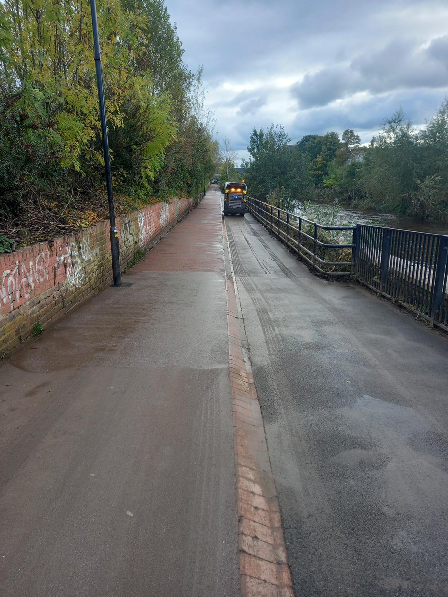 One of our sweepers clearing away any debris from the footpath & cycle path on Five Weirs Walk this week.