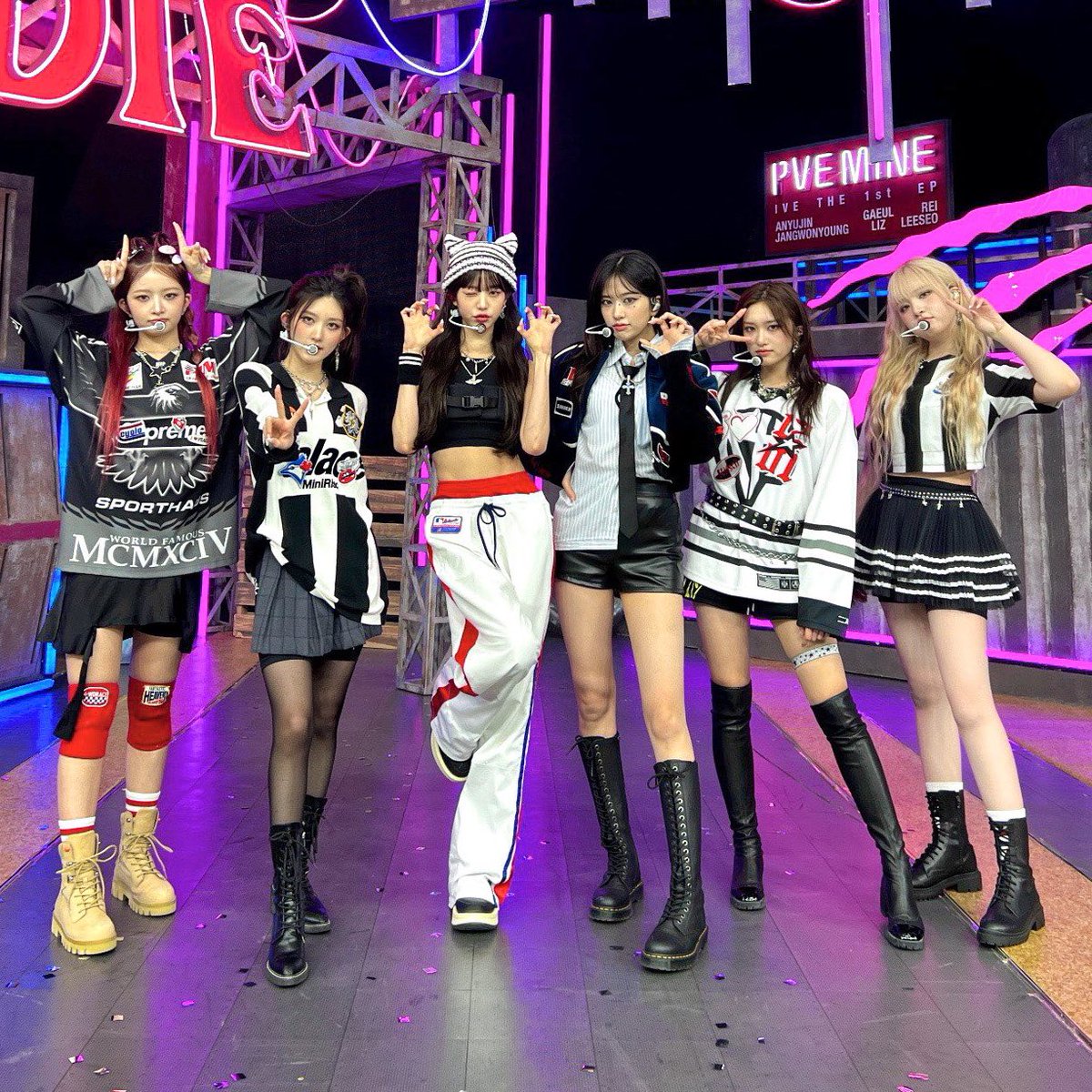 rami___luv's tweet photo. IVE SHOW CHAMPION 1位🏆
Baddie初の1位です🥇
おめでとうございます🎊 

BADDIE 1ST WIN
#IVE49thWin #Baddie1stWin https://t.co/Hfhz0XfZiu