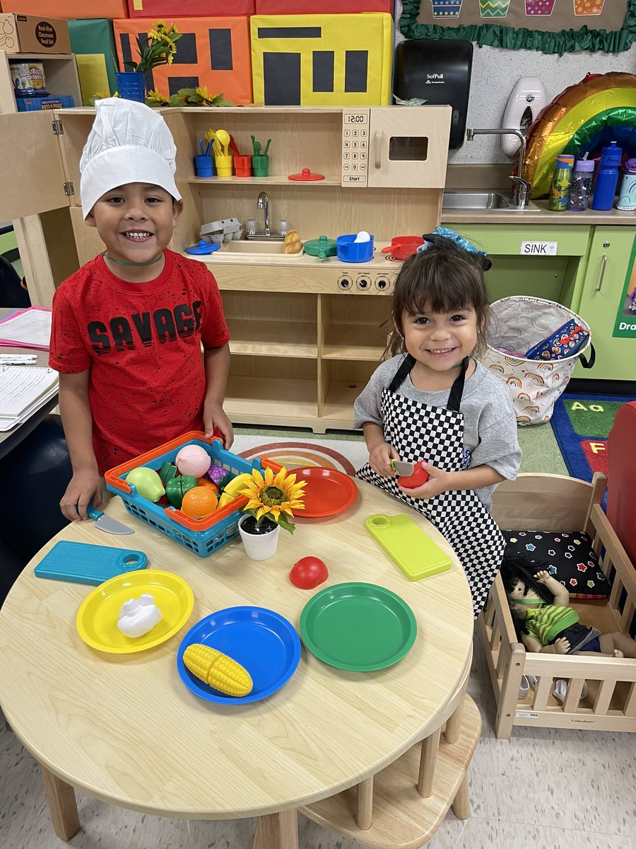 ccquizada's tweet image. I love my community helpers! ❤️#Veterinarians #Doctors #Constructors #Chefs @Griggs_AISD @AldineISD