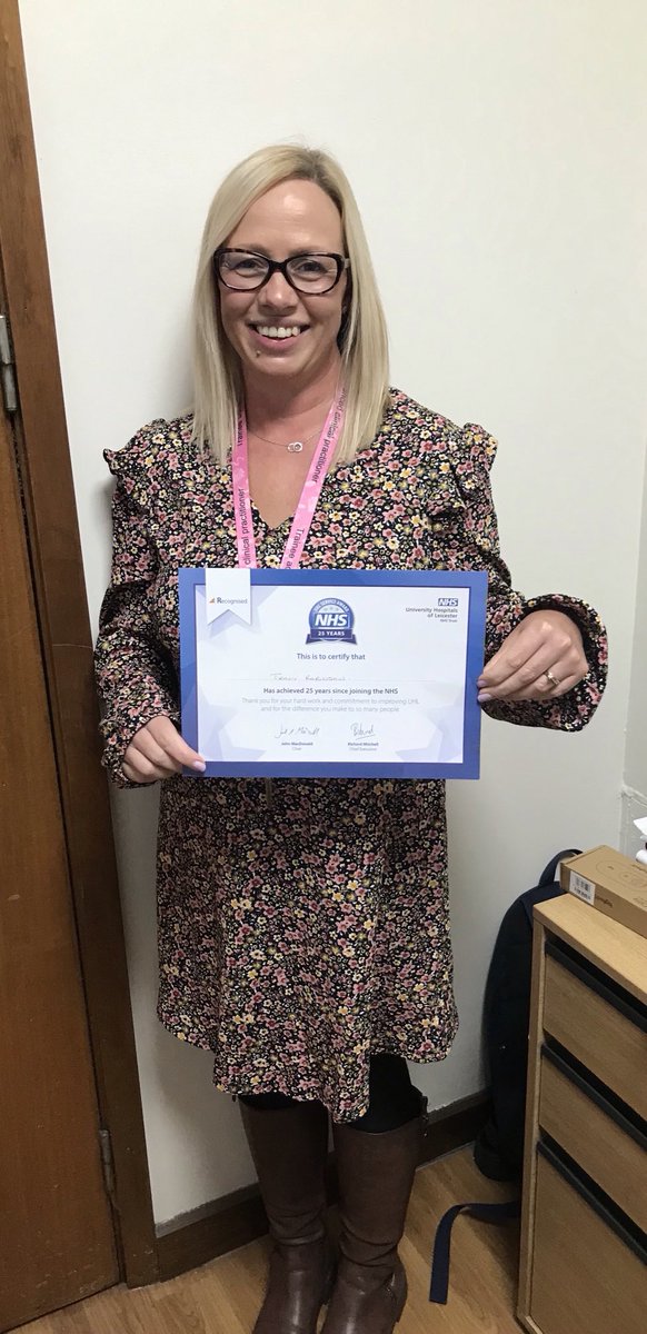 Congratulations to Tracey Robinson (Trainee Head &Neck ANP) - for 25 plus years service in the NHS. Lucky to have you in the team. Thanks for all of your hard work 💙 #proudhon&dephon