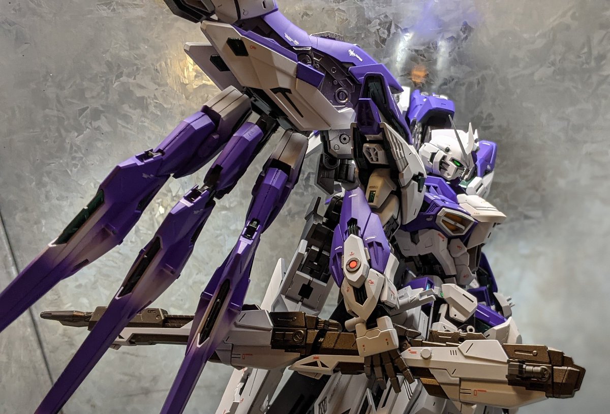 midorin_panini's tweet photo. 【完成】
MGEX  Hi-Sフリーダムガンダム

UCとCEの主役機の融合。
MGEXストライクフリーダムをベースとし、オールレンジ持ち主役ガンダムの先輩であるHi-νをモチーフに、MGフリーダムver2.0などをミキシングして製作しました。
長年温めていたネタをようやく形にできました。
#モデフェス2023 https://t.co/0LiY8kimlF