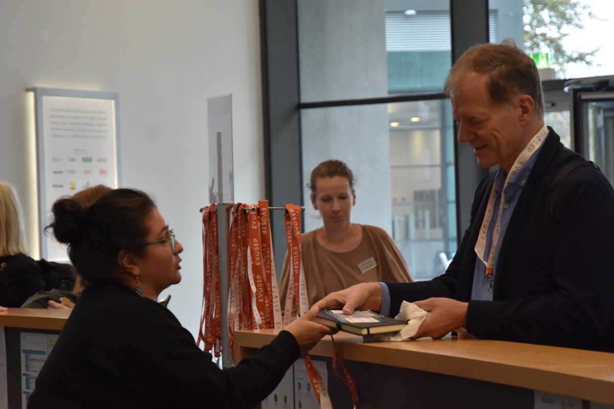 EMBLEvents's tweet photo. Welcome to day 1 of the EMBL–Wellcome Connecting Science Conference 'Proteomics in cell biology and disease mechanisms' 👐🏼 #EWCSProteomics
Looking forward to the exciting three-day programme ahead of us 🤩 https://t.co/u6GCno8GY4