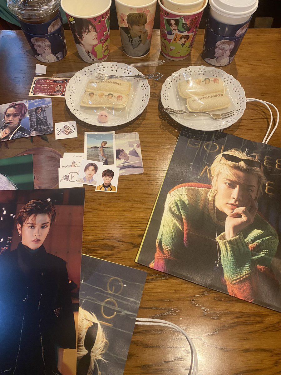 10/25
#HAPPYYUTADAY 💗前日cafe
<a href="/eventforyuta/">YUTA誕生日カフェ</a> 様のセンイルcafeにお邪魔してきました~♡♡♡♡♡😭
全ての空間が愛だった😭♡♡♡♡♡
ゆた愛で包まれてた♡♡♡♡♡♡
ありがとうございました♡🙇🏻‍♂️
また行きたい~✨