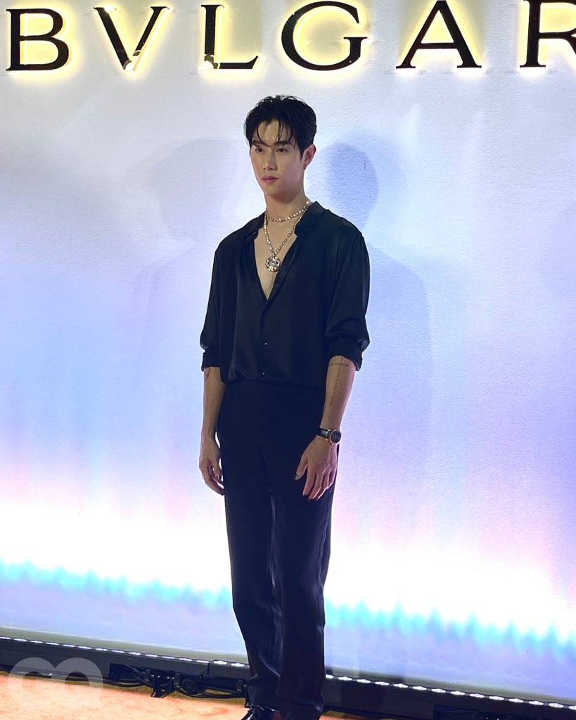 GQThailand's tweet photo. #GQLook สไตล์ของ #มาร์คต้วน @marktuan ที่ดินเนอร์งานเปิดตัว High Jewellery Trunk Show จากบุลการี (#Bulgari)
.
#BulgarixMarkTuan #MarkTuan
#GQThailand
#BulgariHighJewelry
#BulgariThailand https://t.co/ekHVaBrP68