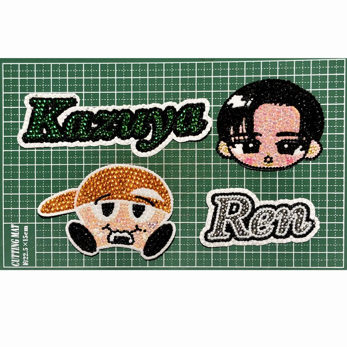 taritonbow8's tweet photo. ラクマにてファンサうちわ・デコうちわを出品してます！画像の他にも多数出品🩵
他界隈やオーダーも受け付け中👍

☆顔うちわ  980円
☆名前うちわ  950円
☆うちわ文字  930円
☆デコパーツ  500円～
☆デコうちわ  3000円～

ラクマにて #taritonbow で検索！😊

 #ファンサ  #うちわ文字  譲求交換 https://t.co/8YmEaZjbkc