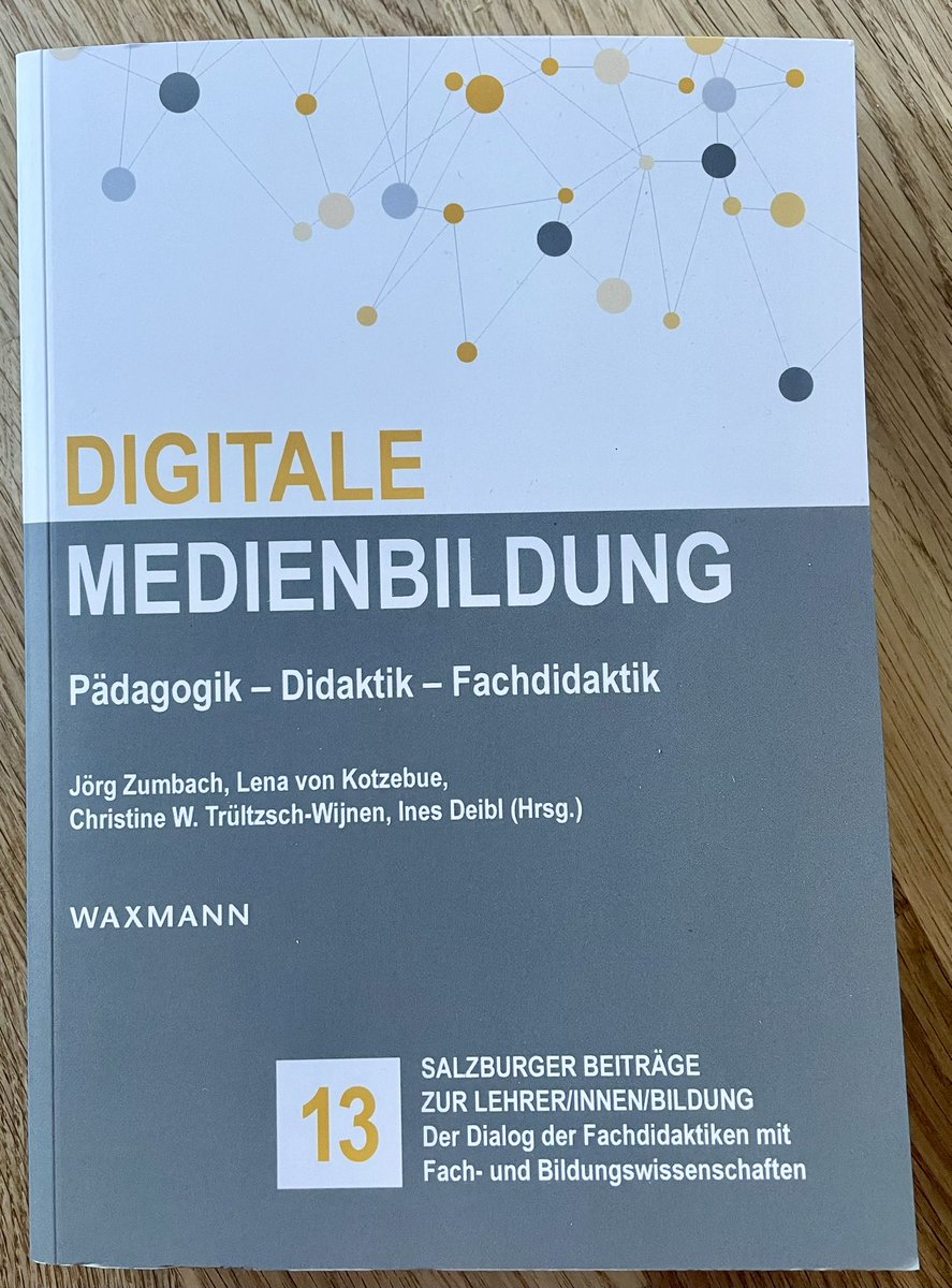 Hier gibts einen tollen Lesetipp! Endlich ist unser Buch zu #digitalerMedienbildung raus mit vielen spannenden Beiträgen aus vielen Fachrichtungen!