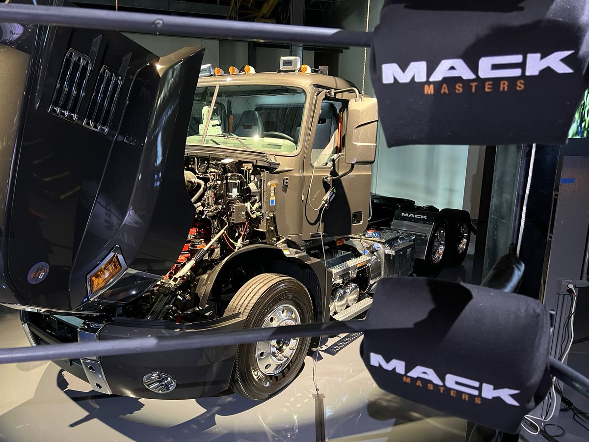 SoSaysShernoff's tweet photo. Getting ready to go live at 9am for @MackTrucks #MackMasters!
I love the spotlight but may have a little too much spotlight on me….
https://t.co/mRCGJQ9w3O https://t.co/PPd9Ic9uPt