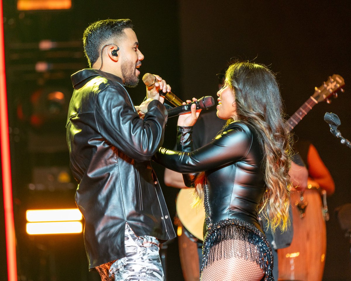 planetbomba's tweet photo. 🔥 Romeo Santos put on an amazing SOLD-OUT show at the Allstate Arena last night! The crowd was electric, and everyone was singing and dancing. 🎶 #RomeoSantos #AllstateArena #SoldOut https://t.co/IirtmQeoDI