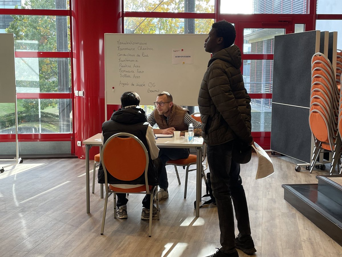 MLValdOiseEst's tweet photo. đ La Mission Locale Val dâOise Est a organisĂ© un JobDating ce Mardi 24 Octobre Ă la CitĂ© des MĂ©tiers Ă Roissy.
#interactioninterim @GroupeAdequat #passerelleinsertion @Humando_rh #leaderinterim #aerointerim https://t.co/GV8EY8X843