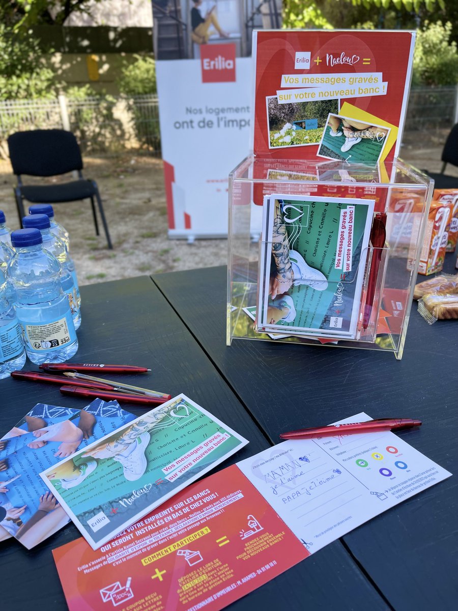 Erilia_Officiel's tweet photo. #Erilia s’associe à l’artiste #KamelSécraoui pour créer avec nos locataires des bancs "Naélou" dans les résidences de @marseille des Arnavaux I, La Viste et Plan d’Aou.🎨Le concept ? Des bancs publics participatifs gravés de messages de solidarités, de tolérance et d’❤️. https://t.co/Z4kMS7oa5i