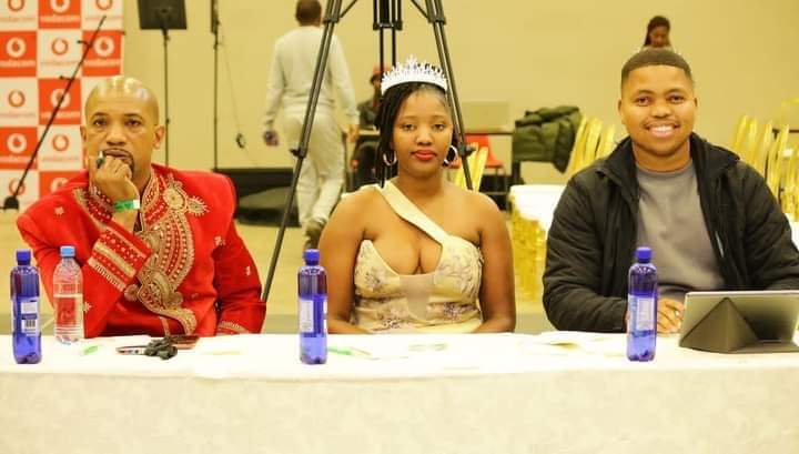 "Success is liking yourself, liking what you do &amp; how you do it" ❤️

#londambatha #judge #beauty #beautypageant #modeling #crown #miss #WCWednesday