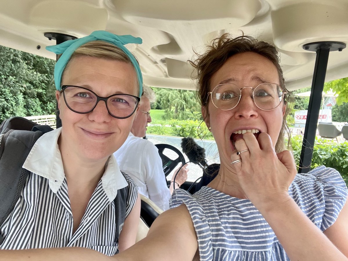 Was ich die letzten Monate gemacht hab? An einem Podcast gearbeitet, wo ich mit <a href="/AnnaMasoner/">Anna Masoner</a> u Kerstin Tretina von <a href="/oe1/">Ö1</a> einem #Spukfall aus den 1920er Jahren nachgehe und dabei allerhand über diese Zeit, über #Parapsychologie, #Wissenschaftsgeschichte lerne. Ab Montag zu hören!