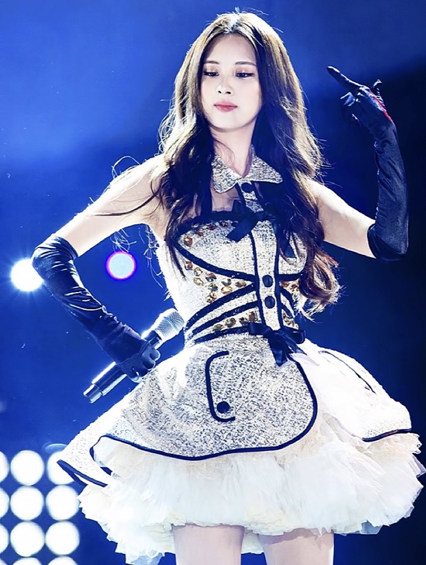 seohyuncentric's tweet photo. idol seohyun ✨✨✨ https://t.co/hSVA1zQEzK