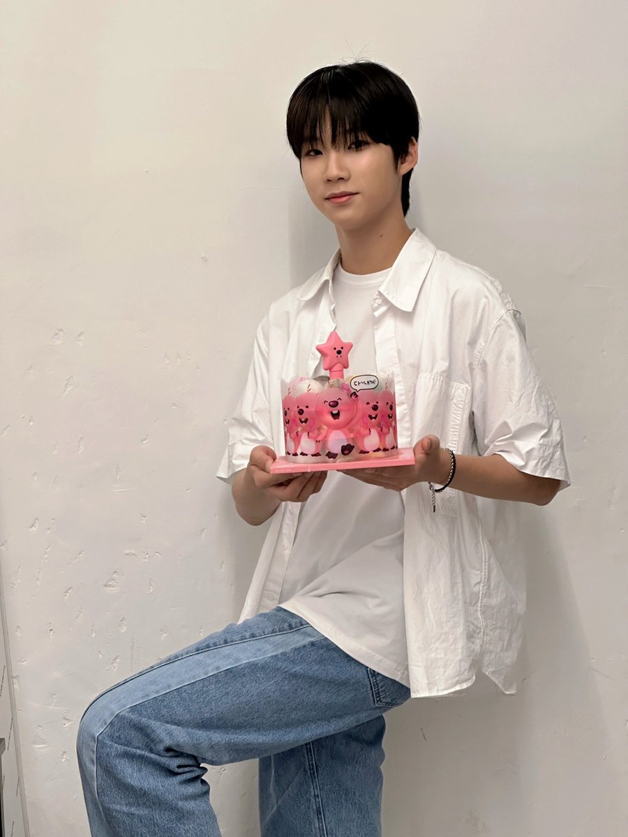 thewind_twt's tweet photo. [#박하유찬] 현준아 생일 축하ㅎㅐ~~ https://t.co/yw3g56fNNV