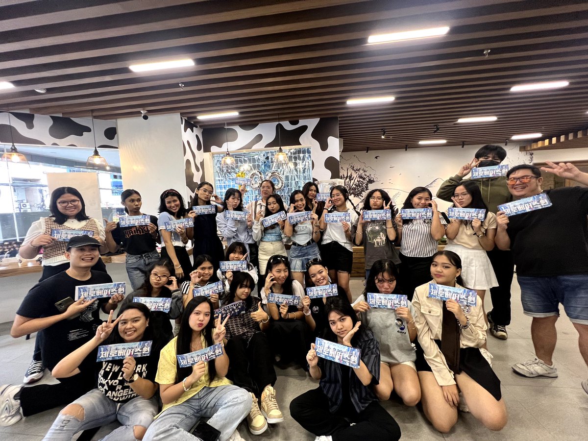 zb1_iloilo's tweet photo. We would like to thank all the ilo_zeroses that attended the cupsleeve event to celebrate ZB1's 100 days as a group. 💗🌹
#zb1_iloilo
#GameIsNotOver
#100DaysWithZB1 https://t.co/OQPjYTkGsG