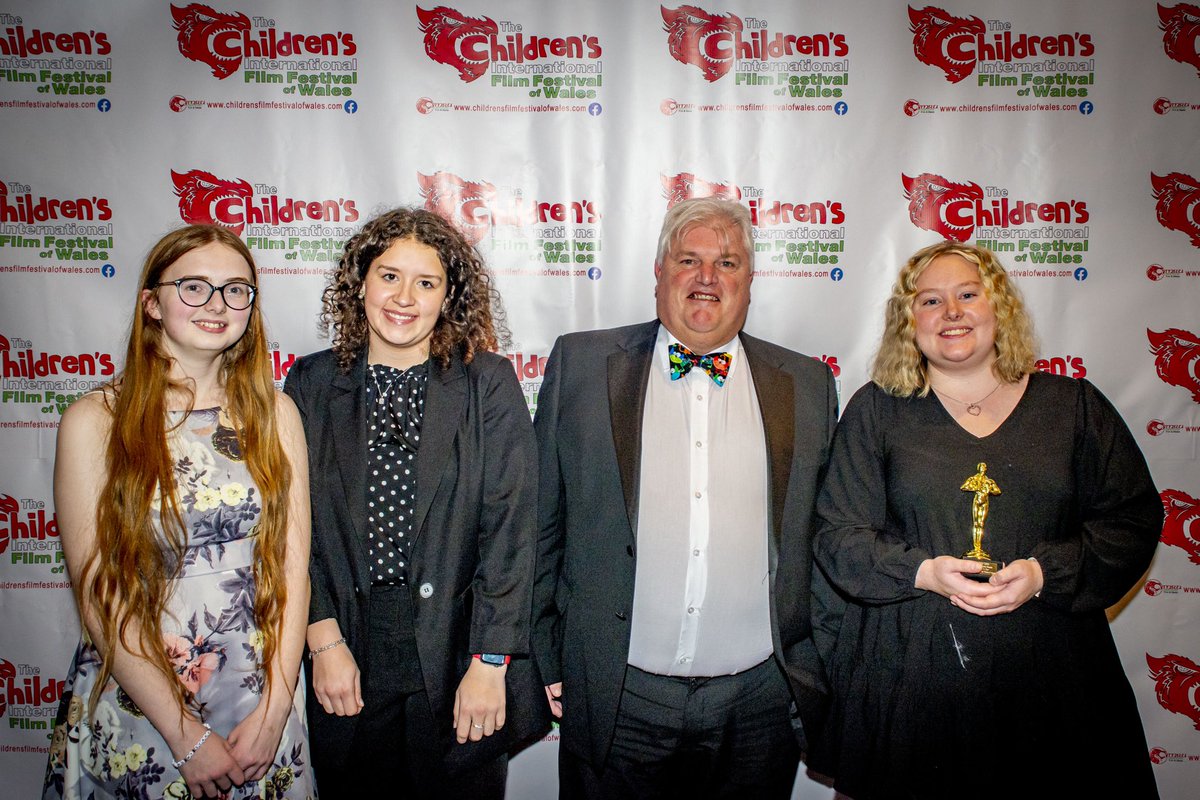 A special thanks to our special guest, Mark ‘Pasty’ Turner, the Leader of Tredegar Town Council! 
<a href="/TredegarTC/">TredegarTownCouncil</a> 

Mark presented The Blue Balloon Award for Most Original Story to ‘STAMP IT OUT’ Youth Forum Bullying Film.