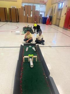 RosaParks_PGCPS's tweet photo. #HappyWednesday! A special S/O to @CitySwing for providing golf lessons for our scholars. They love it! ⛳️🏌‍♂️🏌‍♀️ #RLPGolfClubfun #pgcpsproud #titleoneproud @Area1PGCPS @pam4pgcps @pgcps @PGCPS_OCS @MillardHouseII https://t.co/yrOc8NqcL4