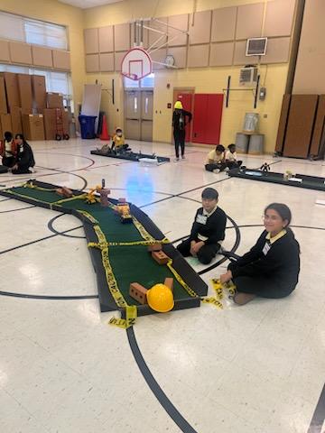 RosaParks_PGCPS's tweet photo. #HappyWednesday! A special S/O to @CitySwing for providing golf lessons for our scholars. They love it! ⛳️🏌‍♂️🏌‍♀️ #RLPGolfClubfun #pgcpsproud #titleoneproud @Area1PGCPS @pam4pgcps @pgcps @PGCPS_OCS @MillardHouseII https://t.co/yrOc8NqcL4