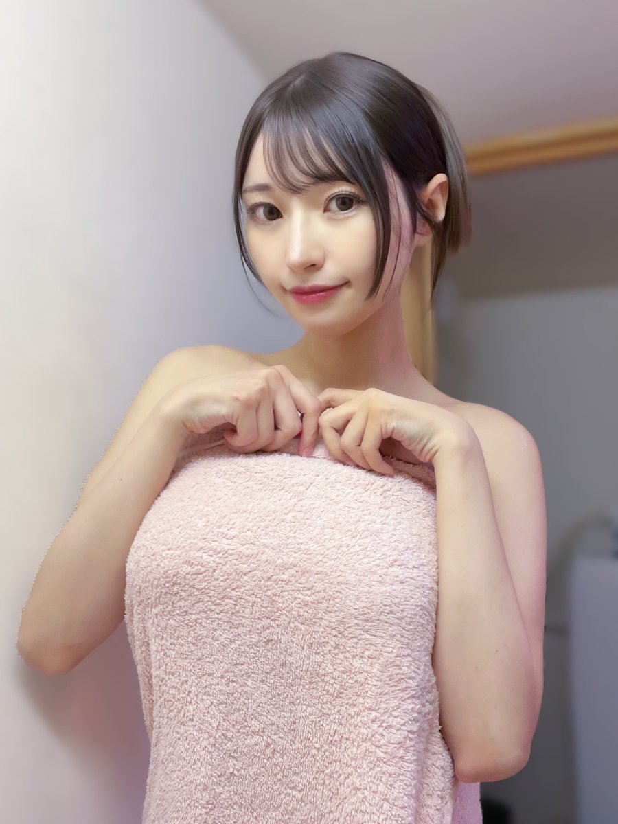 erisa_kusunoki's tweet photo. バスタオルの下、見たい？🛁 https://t.co/m16grGTnFT