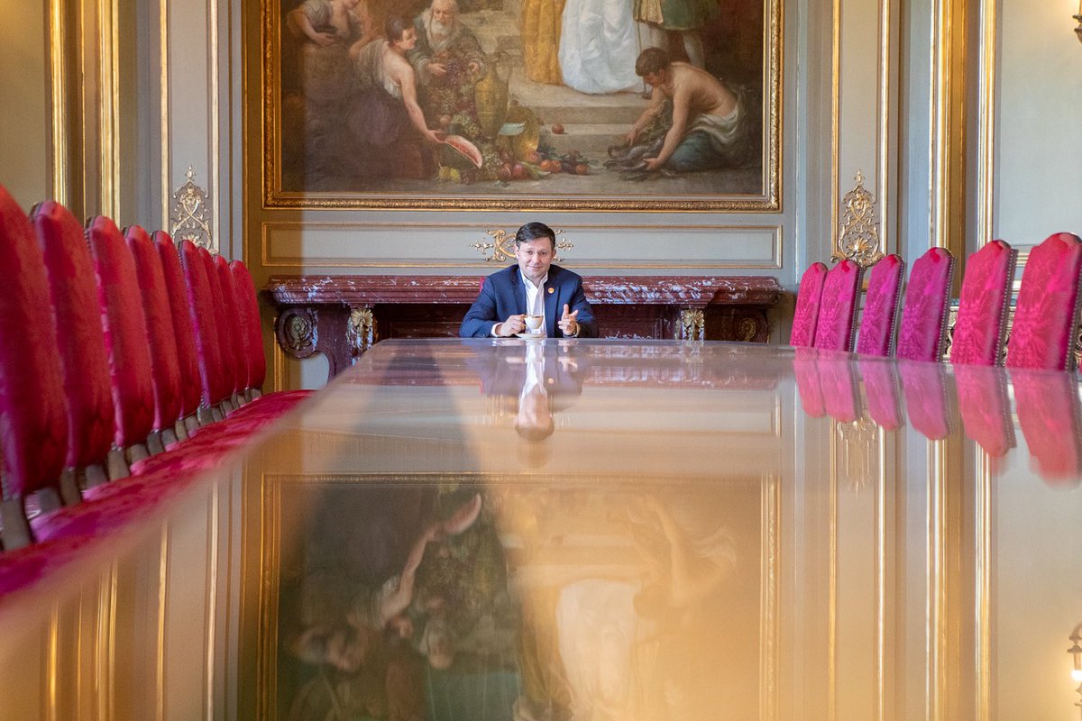 CalebJSmith's tweet photo. He’s been at the table this whole time—just waiting for everyone else to take a seat. https://t.co/Xlkp03u6rK