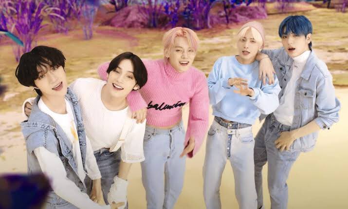 kchartsmaster's tweet photo. 3 years ago today, TXT released “Blue Hour”. https://t.co/g8k6pRK7zo
