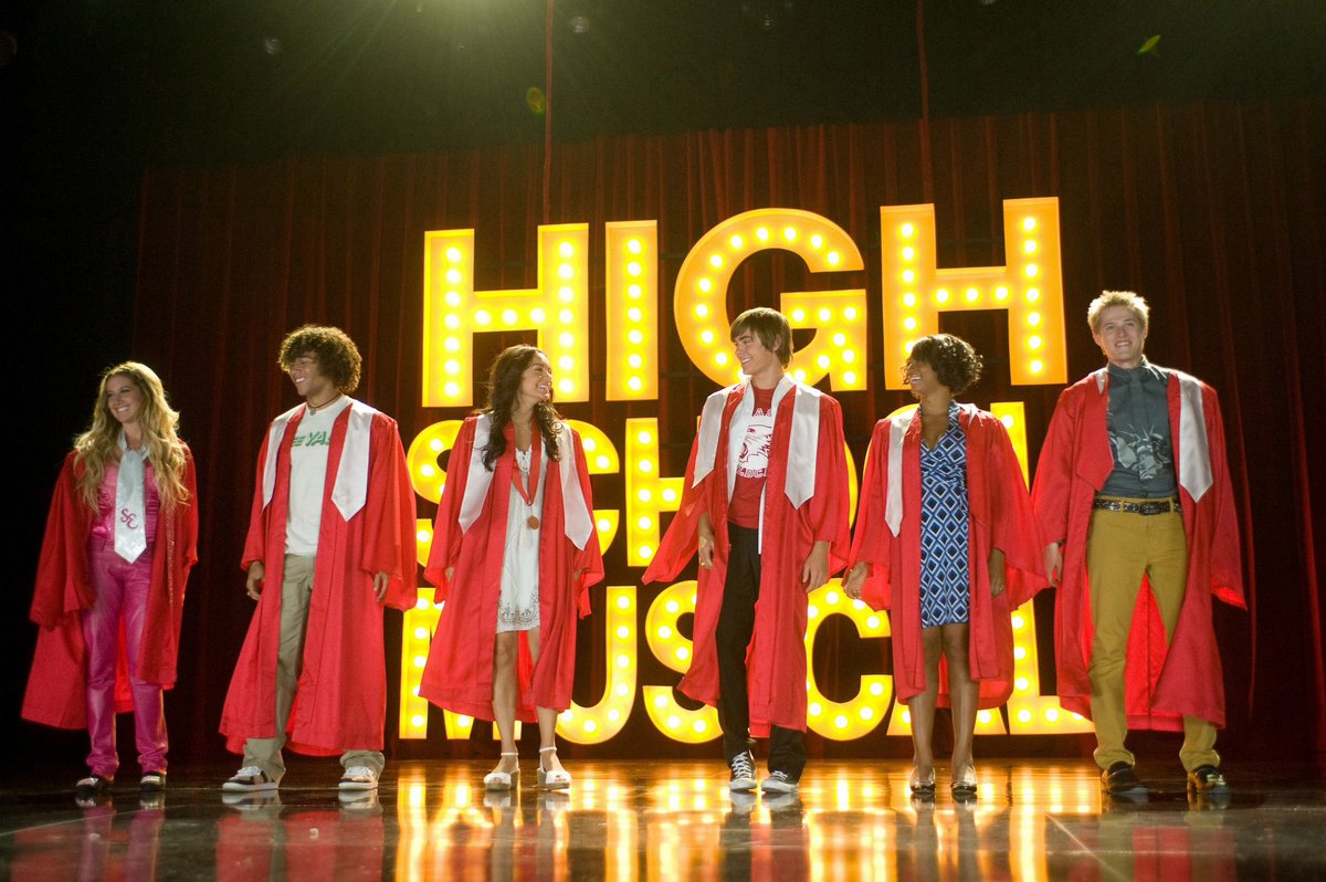 hsmfancIub's tweet photo. To mark the 15th anniversary of High School Musical 3, here a thread for you to relive the movie through HQ stills: ✨ https://t.co/Bt2UdpPrta