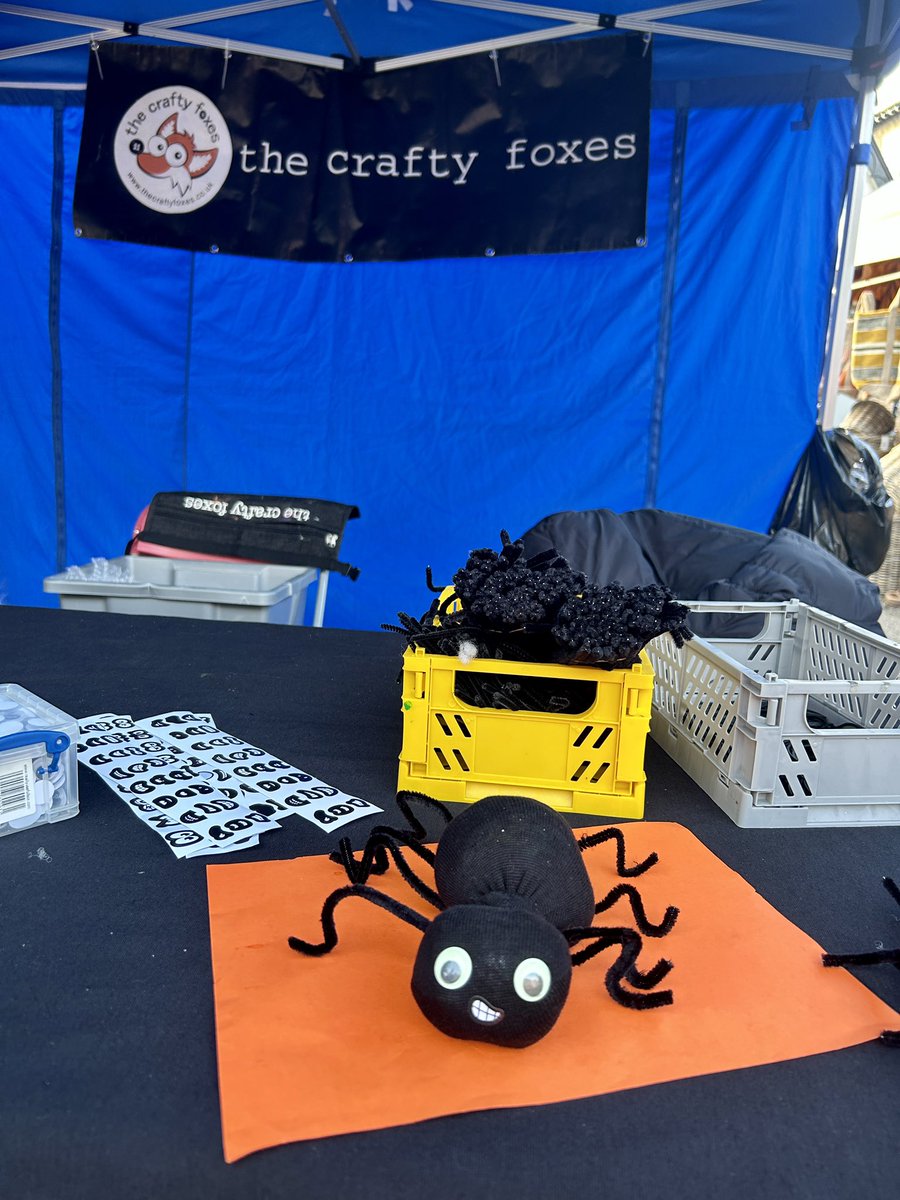 Free Halloween crafts today on Bury St Edmunds Market with The Crafty Foxes. 🎃 👻 #BuryStEdmunds <a href="/thecraftyfoxes/">the crafty foxes</a> <a href="/WestSuffolkMKTs/">West Suffolk Council Markets</a>