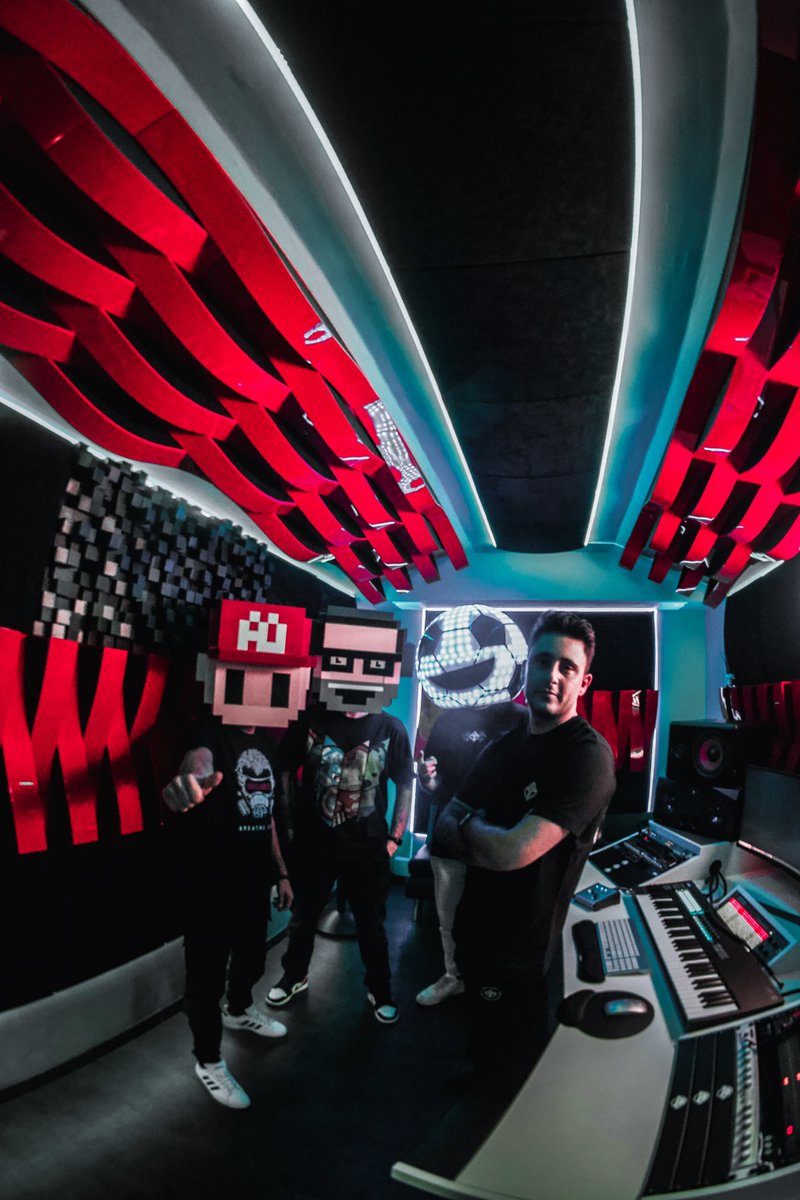 Who’s’ ready for <a href="/dabrozz/">Da Brozz™</a> X <a href="/lucatestamusic/">Luca Testa</a> X Bomber X Hitak collab? 😜🔥

TIK TOK is coming out this Friday 💣