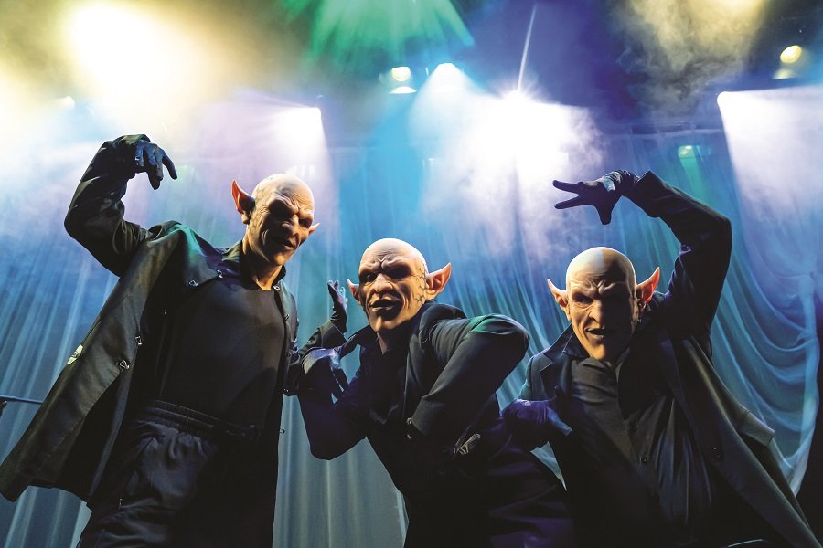 mygaytoronto's tweet photo. Goblin Macbeth: "It is a tale, told by" goblins, "full of sound and fury, Signifying" everything https://t.co/Xf0hoUfamH #theaTO #theatre #comedy #horror @stratfest
#GoblinMacbeth @RebeccaNorthan @brucehorak
@spontaneousYYZ #Shakespeare #Macbeth https://t.co/g06ryQ8Z1k