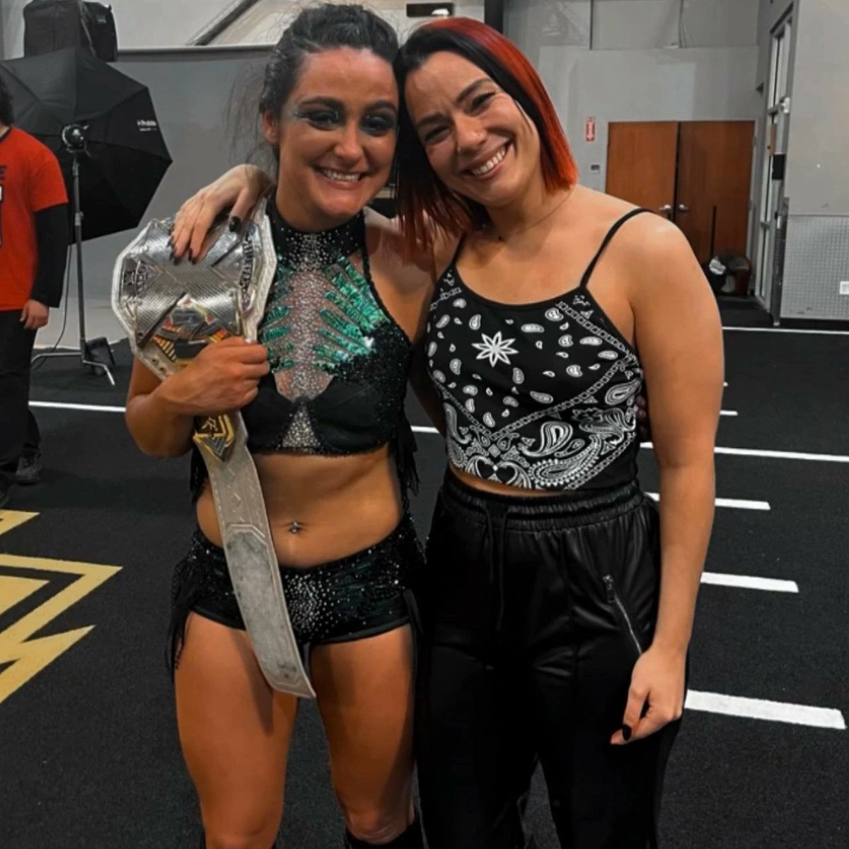 EwanECW's tweet photo. kelly shows up at the performance center

#impactknockout #femalewrestler #womenswrestler #womenstagteamchampions #knockoutstagteamchampions #impactwrestling #killerkelly #nxtuk #wwepc #wweperformancecenter #andnew #aoifevalkyrie #lyravalkyria #wwenxt #nxtwomenschampion https://t.co/IFSBOONZFj