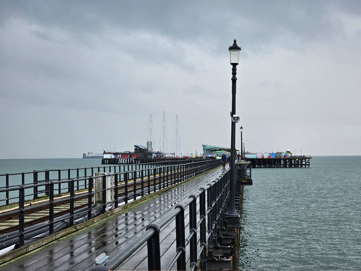 Nesquik1962's tweet image. Apparently there's a Dutch #Schooner parked at the end of #SouthendPier until tomorrow morning. #Eendracht worth a stroll?!