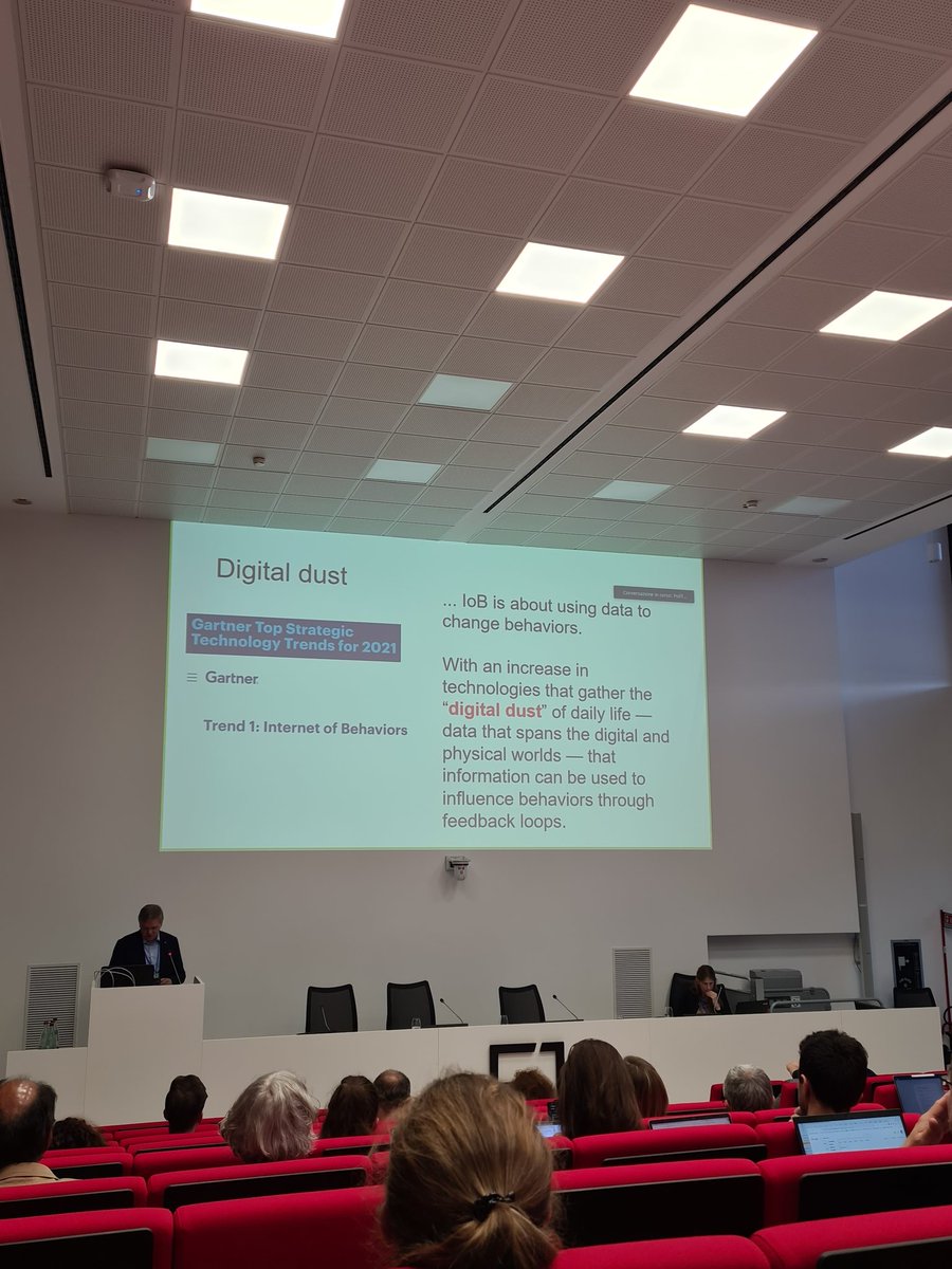 Interesting keynote by Gunnar Hartvigsen about the potential of smart sensors, small data, and digital dust for early disease detection potentially saving lives.#efmi #STC2023 #medicalinformatics