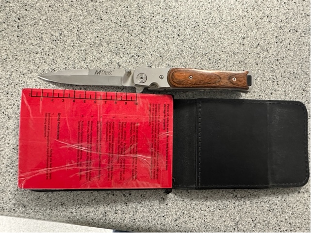 MPSRedbridge's tweet photo. Another knife off the street following #stopandsearch in GREEN LANE #ILFORD by #EAVSU East Area Violence Suppression Unit. One male off to court following charge by #EACID . 470EA https://t.co/8pJESJ9535