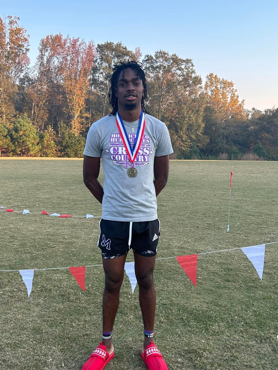 monticellotrack's tweet photo. Region Champ🥇 and set the new school record with a PR and the time of 17:11.16 . Proud of this young man. Keep working. #faMily💜
@kemarionthomas3 @JccsHurricanes https://t.co/8R8g7osco5