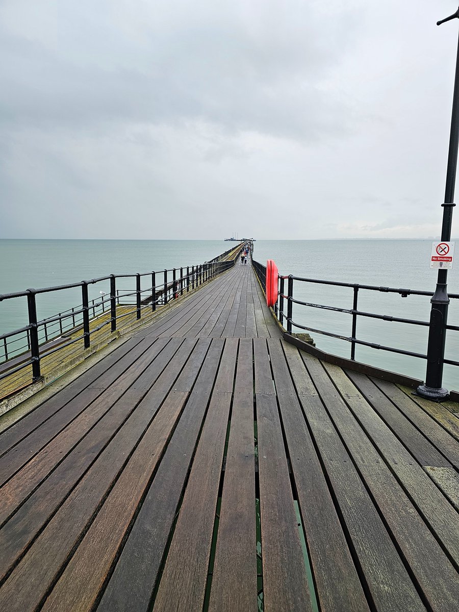 Nesquik1962's tweet image. Apparently there's a Dutch #Schooner parked at the end of #SouthendPier until tomorrow morning. #Eendracht worth a stroll?!