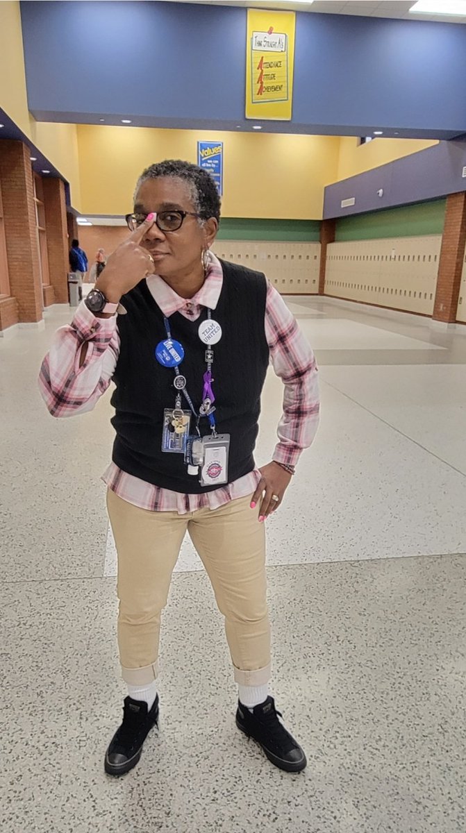 BIParentEngage's tweet photo. #RedRibbonWeek❤️ #RRW23❤️ #TooSmartToStart🗣 #BeKindToYourMind🧠 #LiveDrugFree🚫❣️
@BradwellTigers @redribbonweek https://t.co/1et8vbiut8