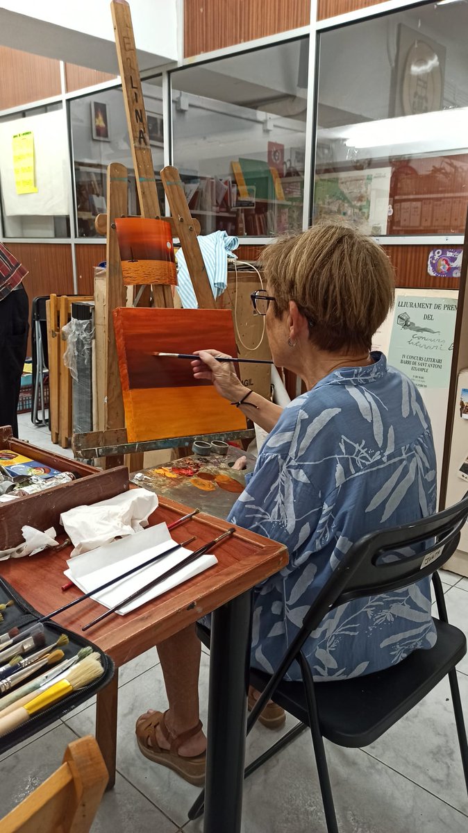AvvSantAntoni (@avvsantantoni) on Twitter photo Heey 🥳!!,com sabíem que ens estàveu trobant a faltar hem tornat a Instagram 😜amb aquestes fotos del nostre taller de Pintura, us recordem que podeu venir a demanar informació, o si no podeu fer-ho via telefònica al número 613065824, o per correu: info@avvsantantoni.com Heey 🥳!!,com sabíem que ens estàveu trobant a faltar hem tornat a Instagram 😜amb aquestes fotos del nostre taller de Pintura, us recordem que podeu venir a demanar informació, o si no podeu fer-ho via telefònica al número 613065824, o per correu: info@avvsantantoni.com