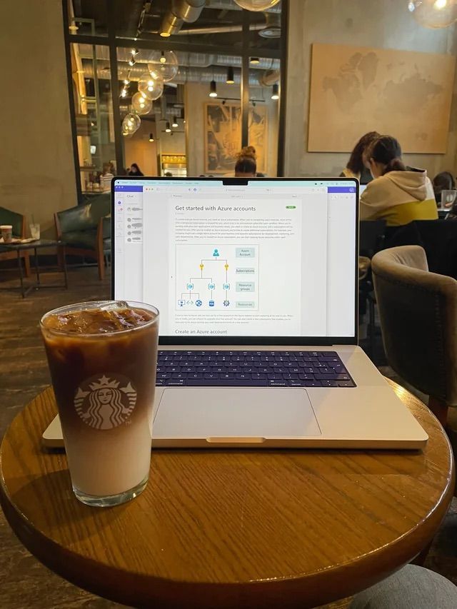 thestartupchime's tweet photo. Mac setup by reddit user PistaCaster https://t.co/QWc1YJrhxY
