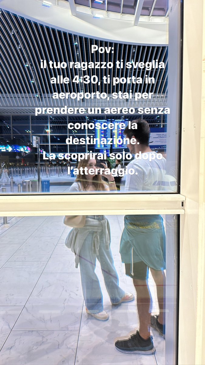 harsvodka's tweet photo. Ieri notte il mio ragazzo mi ha svegliata alle 4:30, mi ha portata in aeroporto senza dirmi dove stessimo andando, mi ha fatto tenere le cuffiette per tutta la durata del volo e ho scoperto dove fossimo solo una volta atterrati. 
È stata l’esperienza più bella della mia vita 🥹 https://t.co/77qYwJjyMT