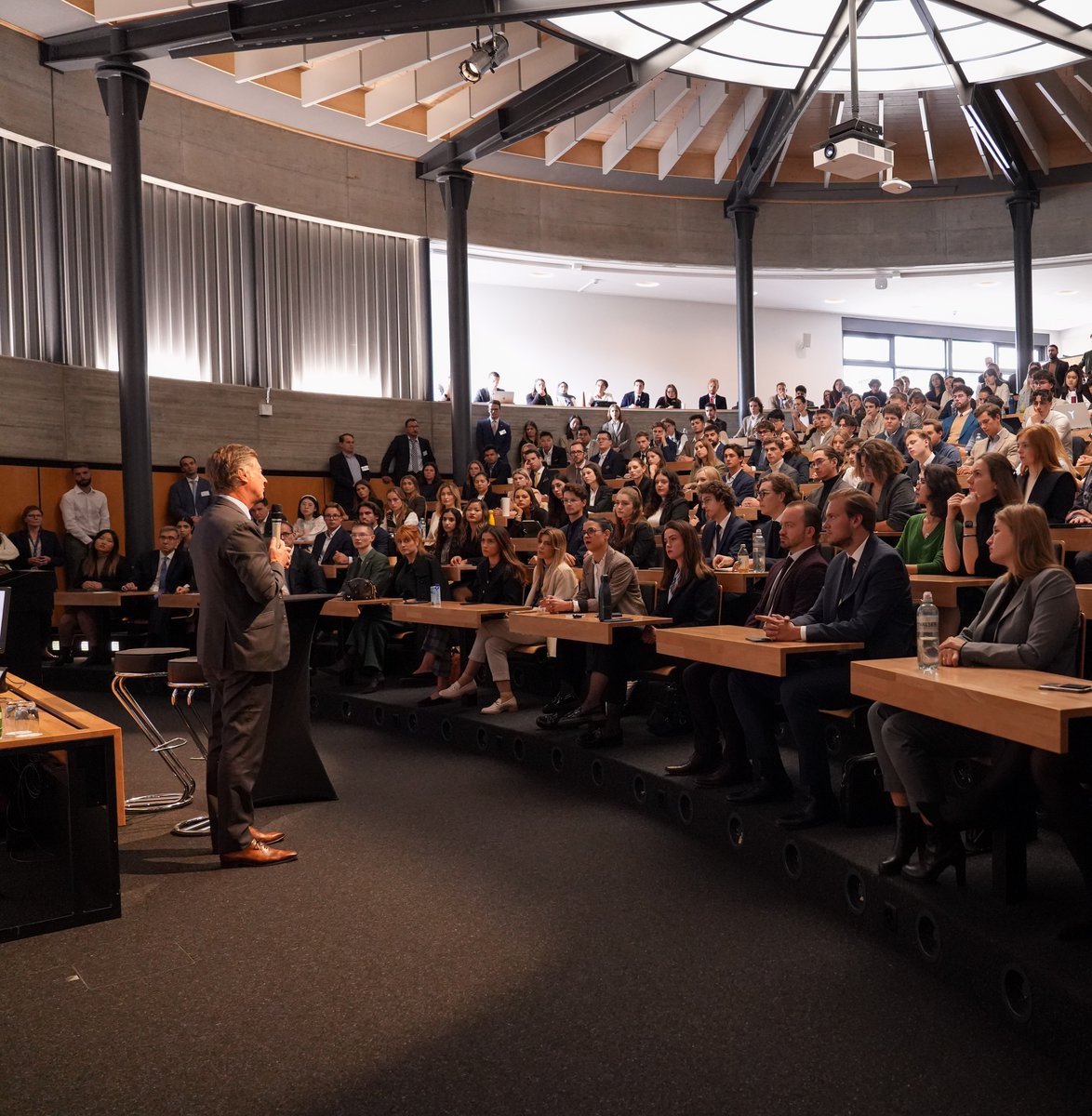 1st #AccorDay2023 event at @EHLnews. A full day immersing students in the Accor world, its brands, and job opportunities. Our Chief Talent & Culture Officer, Steven Daines & CEO #SébastienBazin inspired almost 300 students. Thanks to EHL for hosting us! 🤝