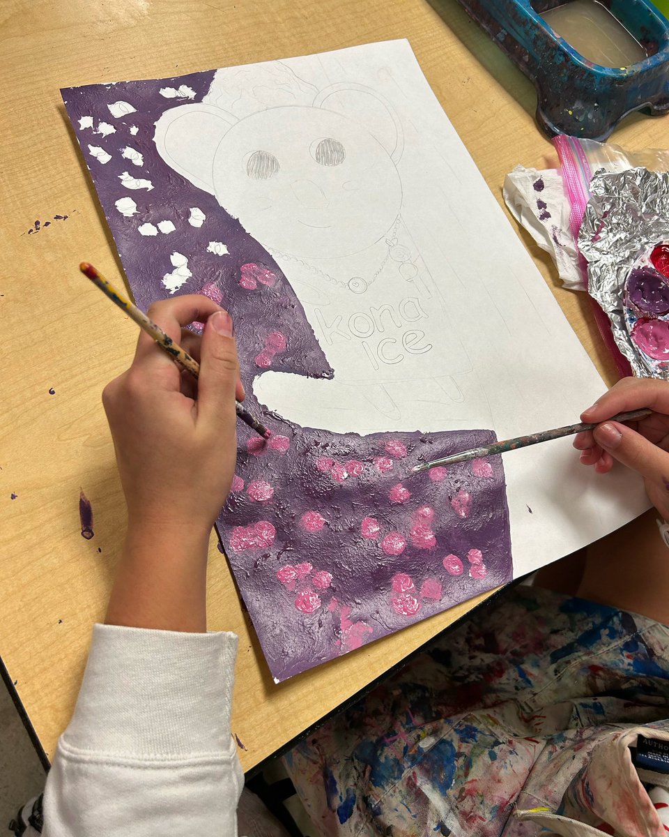 cardamoneART's tweet photo. Sometimes one brush just isn’t enough! We’ve got some serious painting going on over here. #weareholmes https://t.co/86ZNA7ykPe
