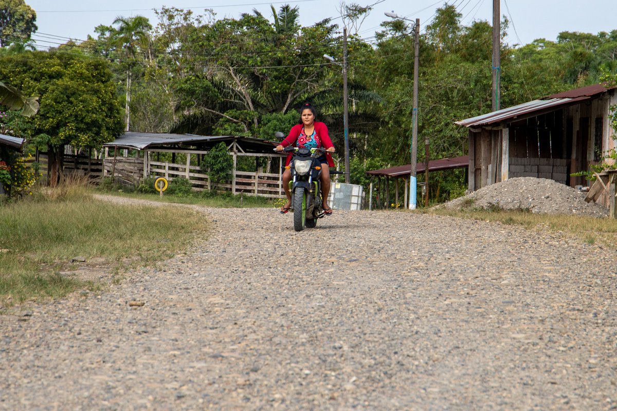 YofrePoma's tweet photo. DURENO CON BUENAS VÍAS
En unidad la Prefectura de Sucumbíos y la Junta Parroquial de Dureno mejoramos 9 kilómetros de vías rurales, desde la comunidad #CampoBello 1 hasta el sector de #PozoSeco. https://t.co/9ymfoxLqWa