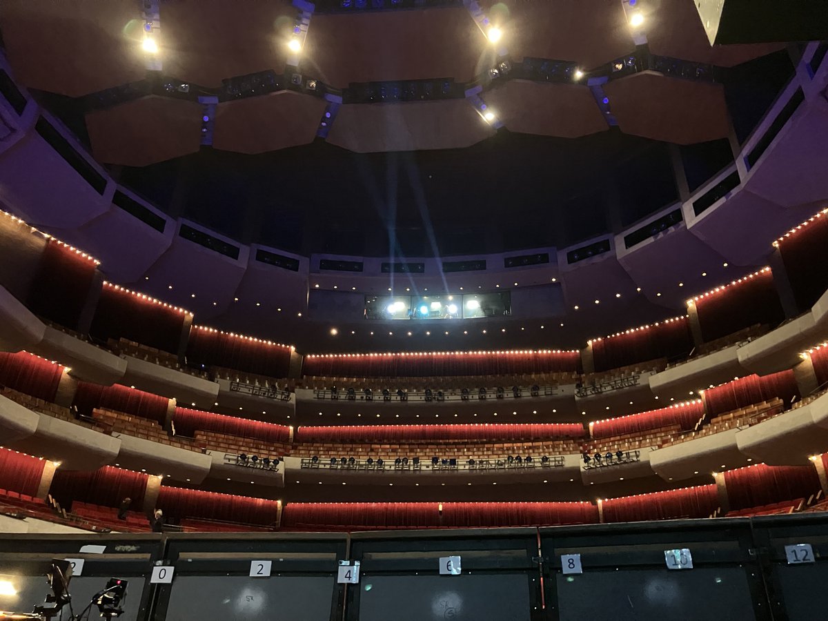 jimlutzmusic's tweet photo. Office for the week. What up Tampa?#trombone #Spitvalve #Bassclef #Bandgeek #Bflatulent #Lowbrass #Musician #tampa https://t.co/0s53Q4LJaM
